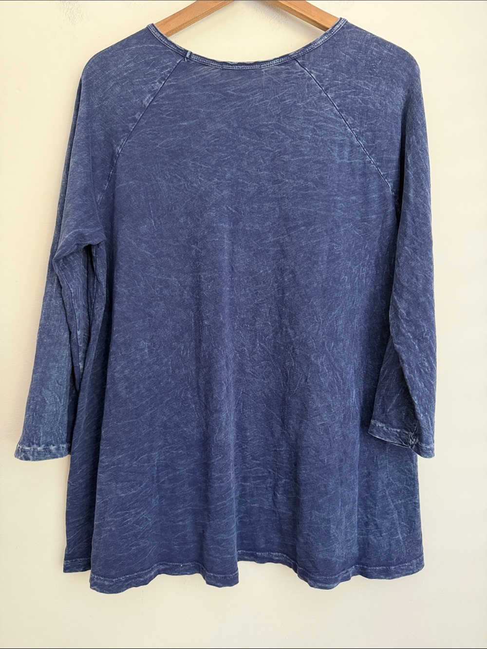 Jess & Jane Tunic Top Mineral Washed Blue Floral Art 3/4 sleeve L - Picture 2 of 7